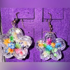 ADORABLE RESIN dried flower EARRINGS NEW ARTISAN MADE